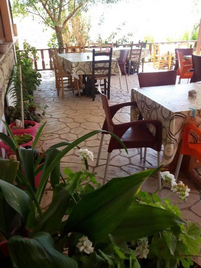 Extreme View Cafe And Rooms To Let Prastio  المظهر الخارجي الصورة